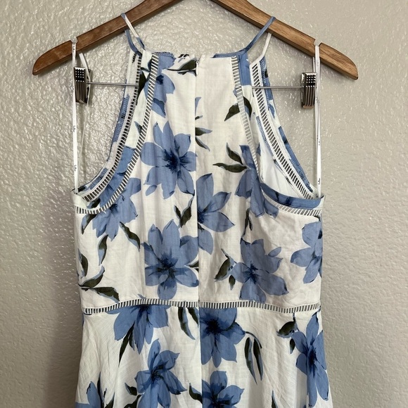 Zahara Blue and White Floral Print Midi Dress - Picture 5 of 10